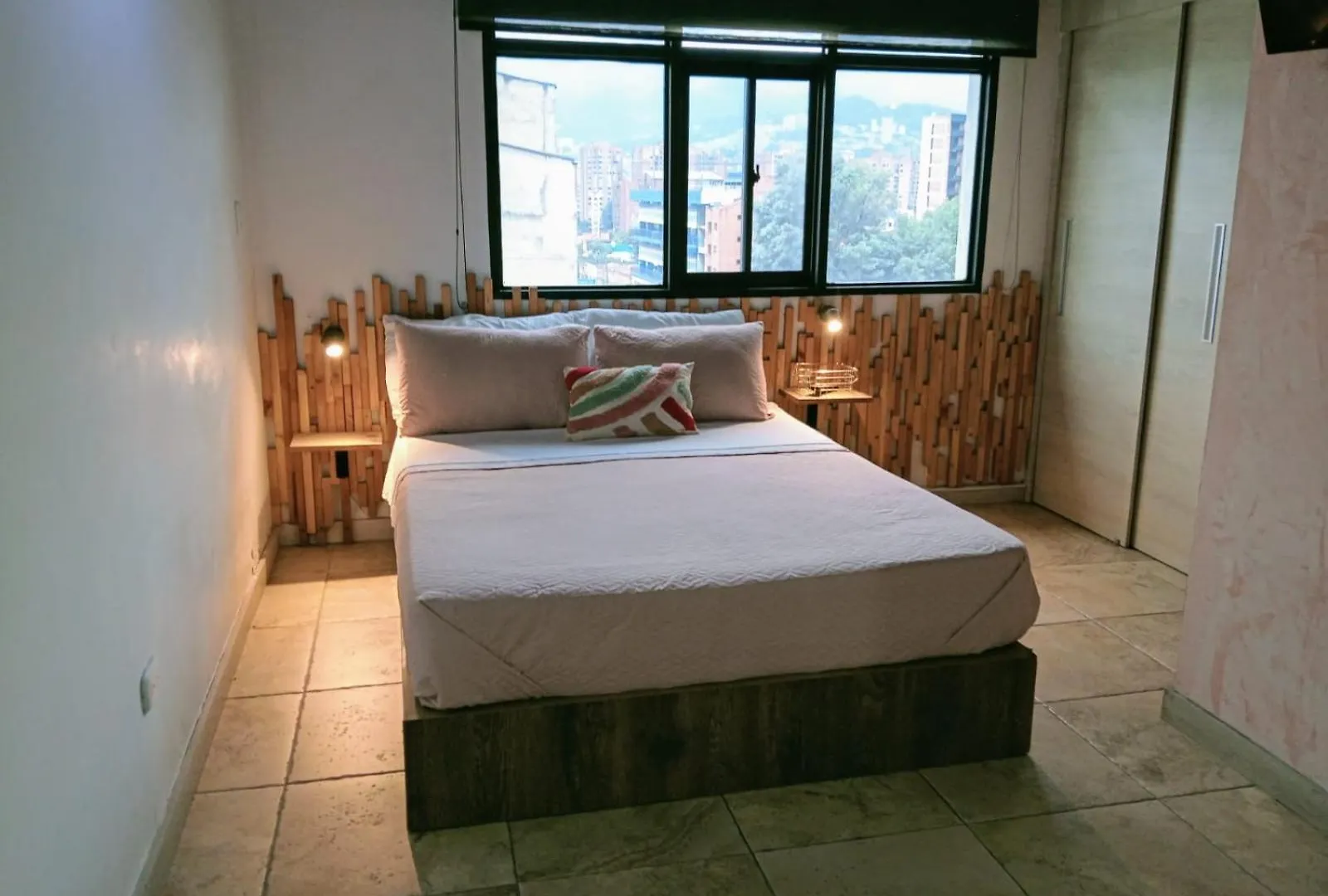Tauro Black Suites Cerca Al Estadio Atanasio Girardot Medellín Hotel