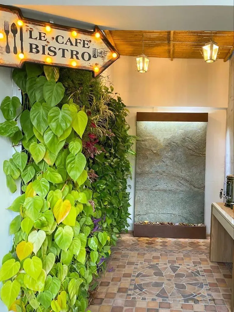 Hotel Tauro Black Suites Cerca Al Estadio Atanasio Girardot Medellin Colombia